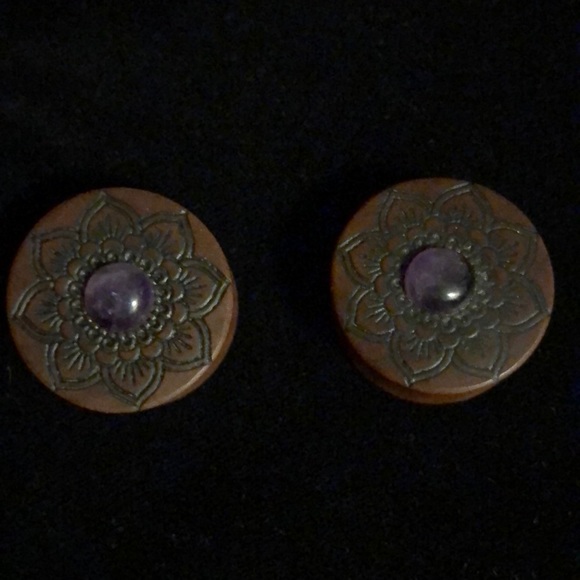Wooden amethyst mandala plugs - Picture 2 of 4